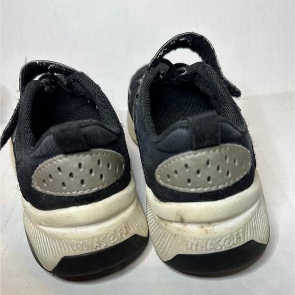 New Balance Kids Size 1 Black Hook and Loop Sneakers Athletic - Picture 6 of 9